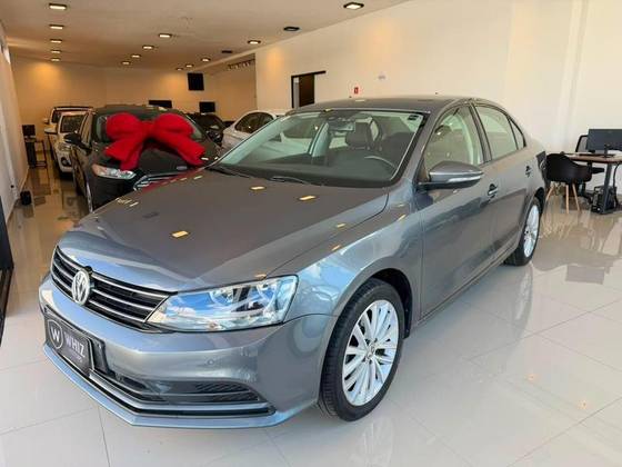 VOLKSWAGEN JETTA 2.0 COMFORTLINE FLEX 4P TIPTRONIC